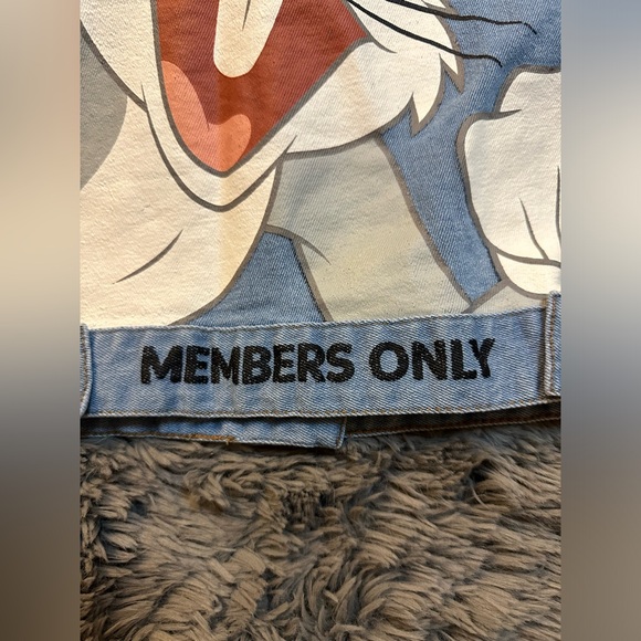 Members Only Women's Looney Tunes Bugs Bunny Denim Jacket Size Small - Picture 9 of 11